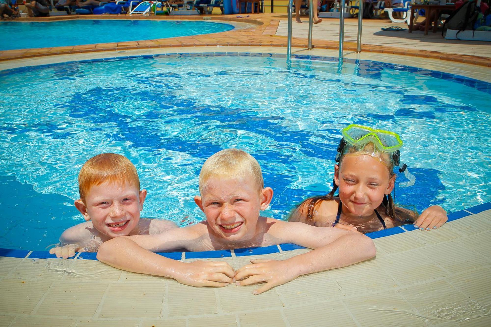 Sea View Resorts & Spa Karfás Buitenkant foto