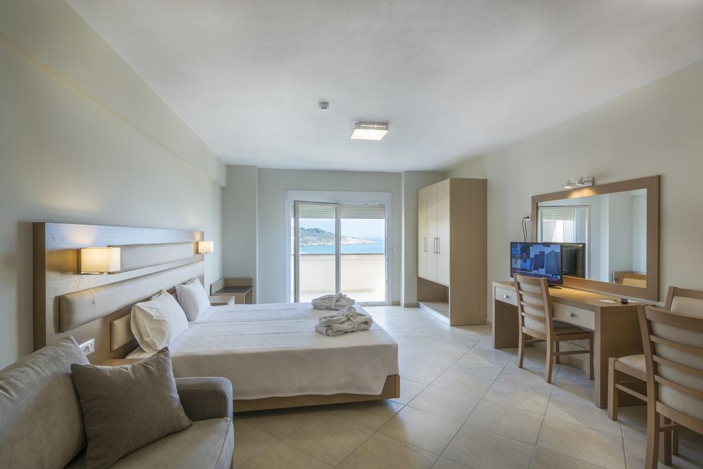 Sea View Resorts & Spa Karfás Buitenkant foto